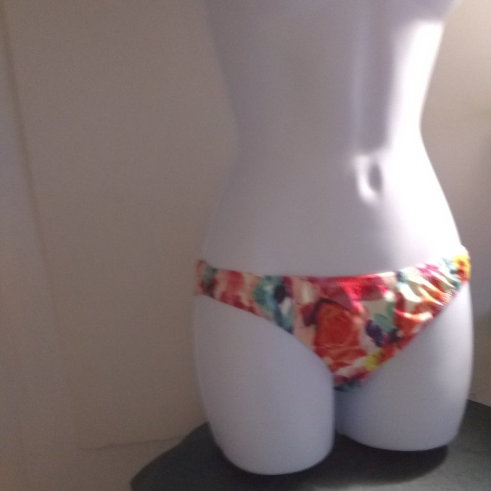 New Raisin Bikini Medium Floral Bottoms